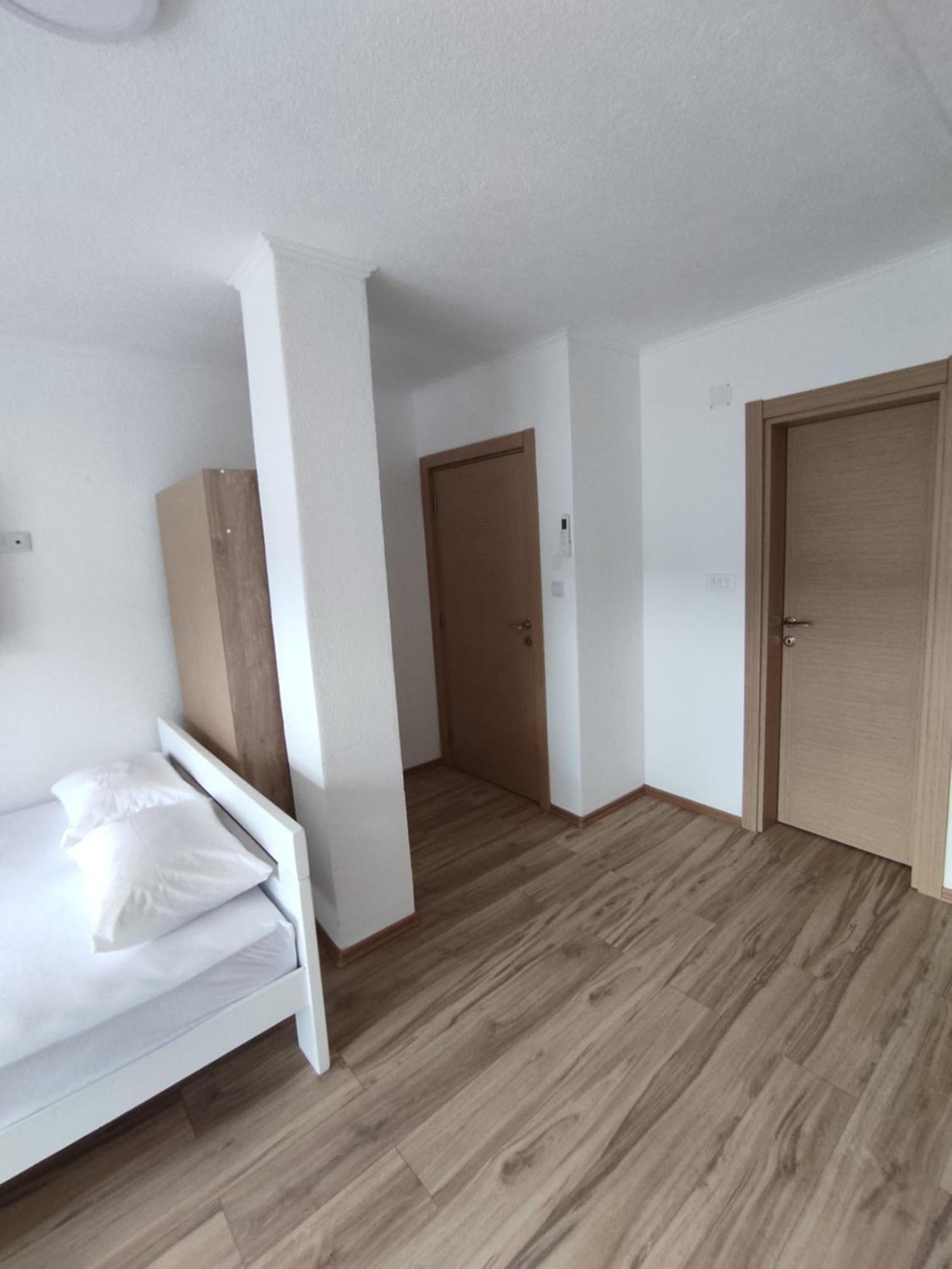 View Of The City - Studio Apartment Mostar Exterior photo